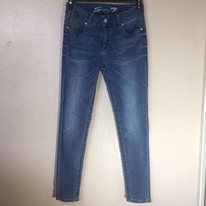 Seven7 skinny jeans